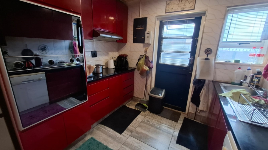 3 Bedroom Property for Sale in Strandfontein Village Western Cape